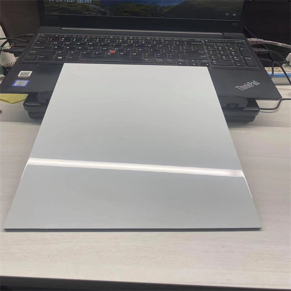 1220mm/1250mm/1500mm genişliğinde ve uzun süreli etkisi olan kaplama baskı beyaz alüminyum kompozit paneli