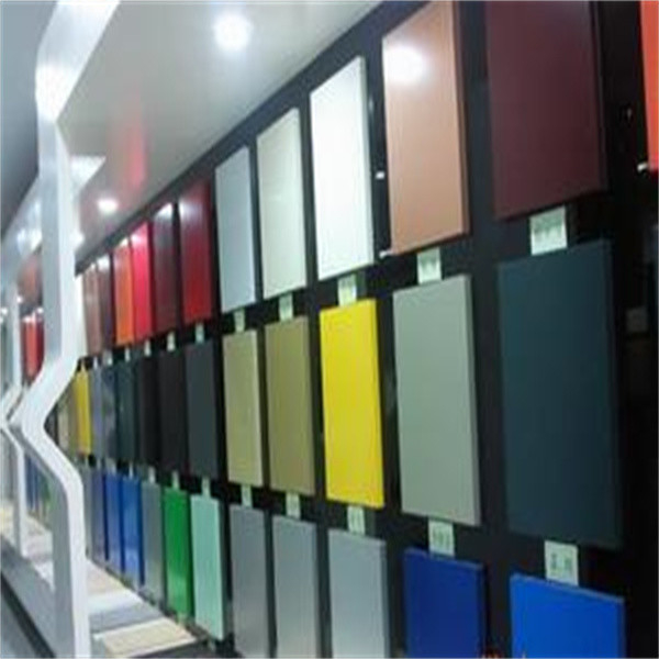 Yüksek Parlaklıklı Alüminyum Kompozit Panel Kirliliğe Karşı Korur Binalar için Şık Dekorasyon Sağlar