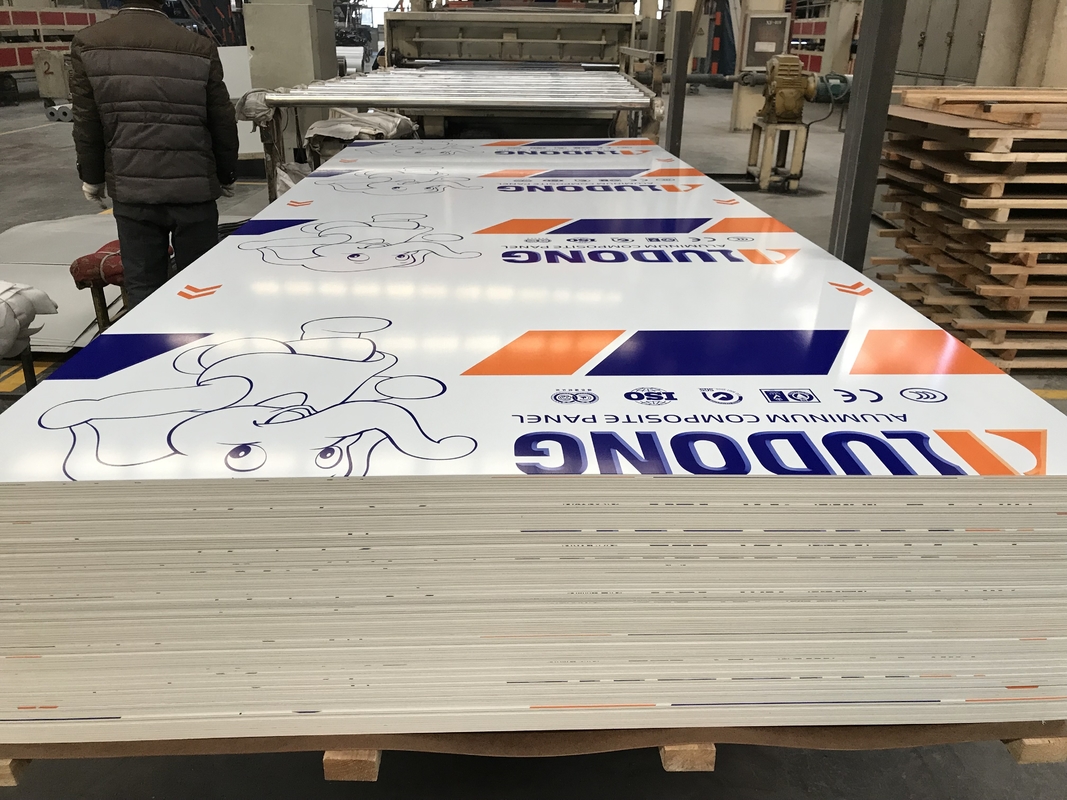 1500mm Toptan Alüminyum Kompozit Malzeme Paneli Perde Duvarları İçerideki Sığınak Panoları