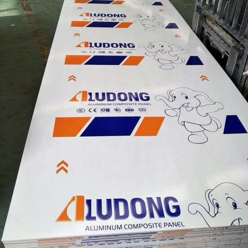 Özel Boyutlu ACP Alucobond Çizim Alüminyum Kompozit Panel Perde Duvarları için Perde Duvarları İçerideki Sığınak