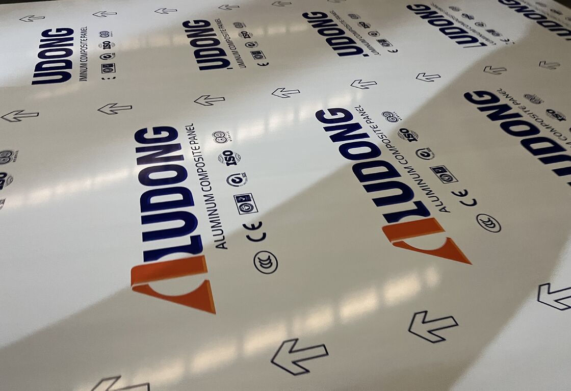 Alışveriş Merkezi, Otel, Tren İstasyonu vb. İçin 4 * 0.40mm FR B1 Sınıfı Yangın Geciktirici Alüminyum Kompozit Panel