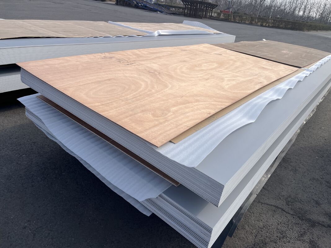 FR A2 Sınıfı PVDF Kaplama Ateş geçirmez ALUDONG Alüminyum Kompozit Panel Binalar için 4 mm Kalınlığı