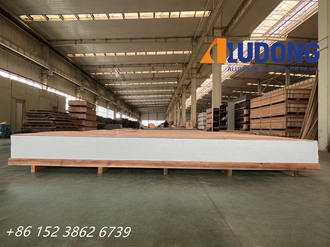 Binalar için FR B1 Sınıfı PVDF Kaplamalı Yanmaz Alüminyum Kompozit Panel 4mm Kalınlık