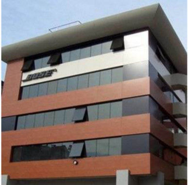 Tedarikçi OEM Perde Duvarları için Yüksek Kaliteli Alüminyum Kompozit Malzeme Paneli İçerideki Sığınak Panoları