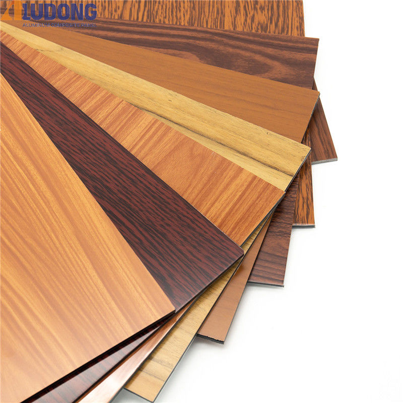 OEM & ODM Ahşap Tanesi ACP ACM Yaprak 1550*3000mm, Nano Kaplama, Çizik Karşıtı ve Metro İstasyonu için Ses Dışı