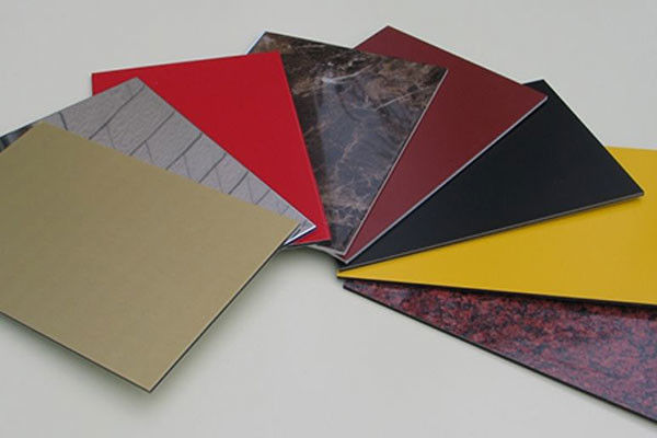 Özel 2MM 3MM 4MM Alüminyum Kompozit Panel İşletmeniz için Mükemmel Hava Direnci