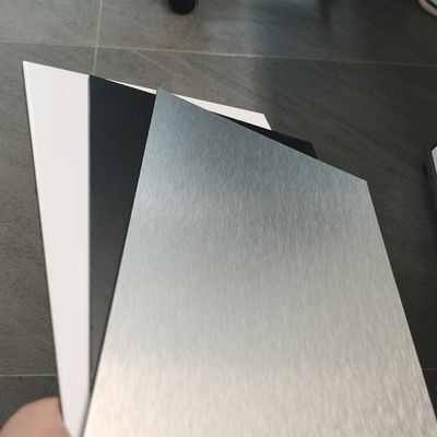 Bölme PE Alüminyum Kompozit Panel İç Dekorasyon için Flaş Gümüş ACP Levhalar